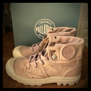 **PALLADIUM WOMENS CONVERTIBLE BOOTS SIZE 9.5**